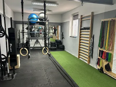STRENGTH WORLD GYM
